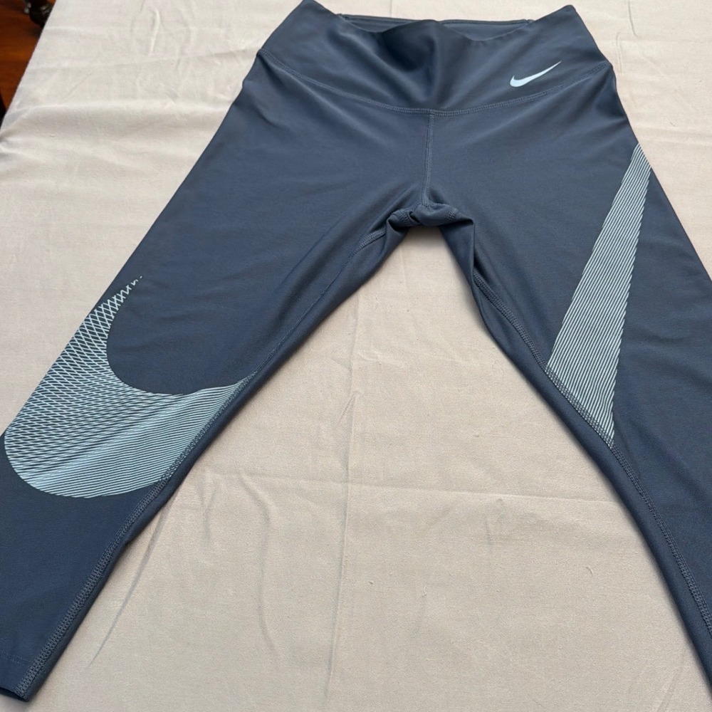 Nike Dri-FIT Womens XS Gray Blue Graphic Swoosh Cropped Leggings